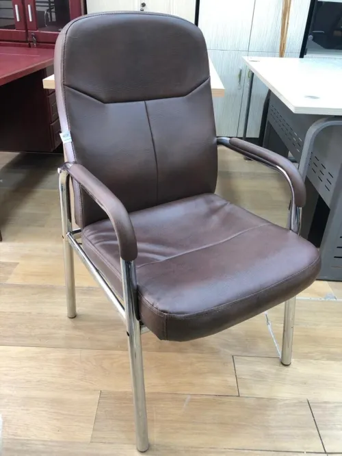 Chaise Visiteur en Sky Marron bien rembourrés