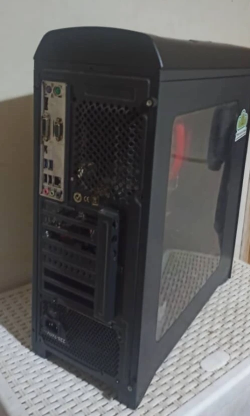 PC DE BUREAU MULTIMEDIA " ECRANT OFFERT "