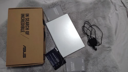 Asus X415 i3 11eme Generation Etat Neuf 8Go 256Go avec Boite Prix : 50 000 DA (5 Millions)