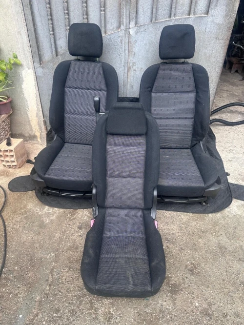 PEUGEOT 307 (jantes/pneus/sieges/barres de toit/plage arrière/cache moteur)