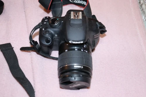  CANON 1200D camera  كاميرا المبتدئين  للبيع