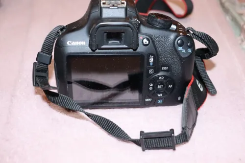  CANON 1200D camera  كاميرا المبتدئين  للبيع