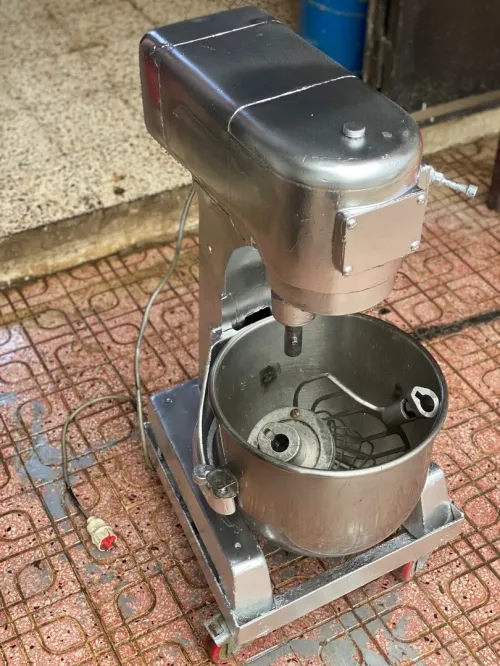 Pétrin + batteur 20litre