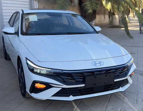 Hyundai Elantra 2025 