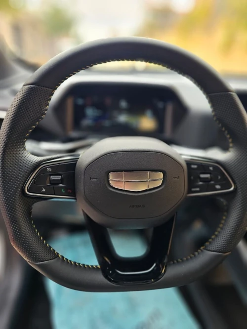 Geely Coolray 2025 