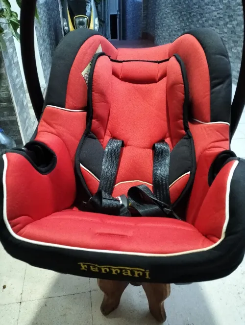 Vente siège Auto bébé Marque Ferrari 