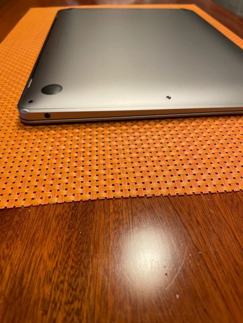 MacBook Air2020 M1. 256gb . Ram 8gb Cycle 159