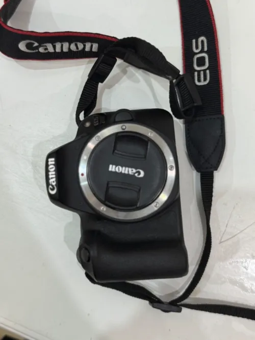 Camera canon 200d