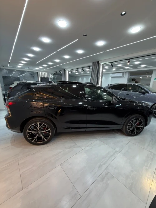 Audi Q3 2026 S-LINE