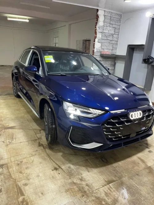 Audi A3 2025 S Line Sportback Flying Spur Luxury Édition