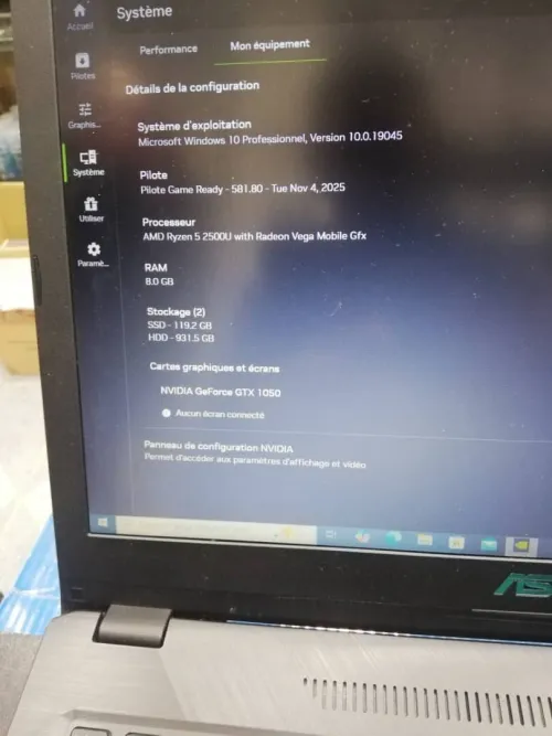 ASUS X570Z