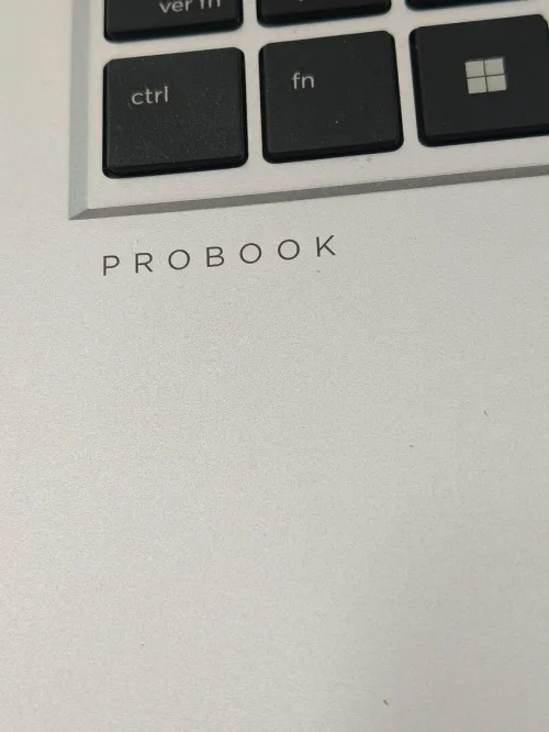 HP ProBook 450 G10 i5 13ème Gen - 8Go RAM / 256Go SSD NVMe - Très bon état