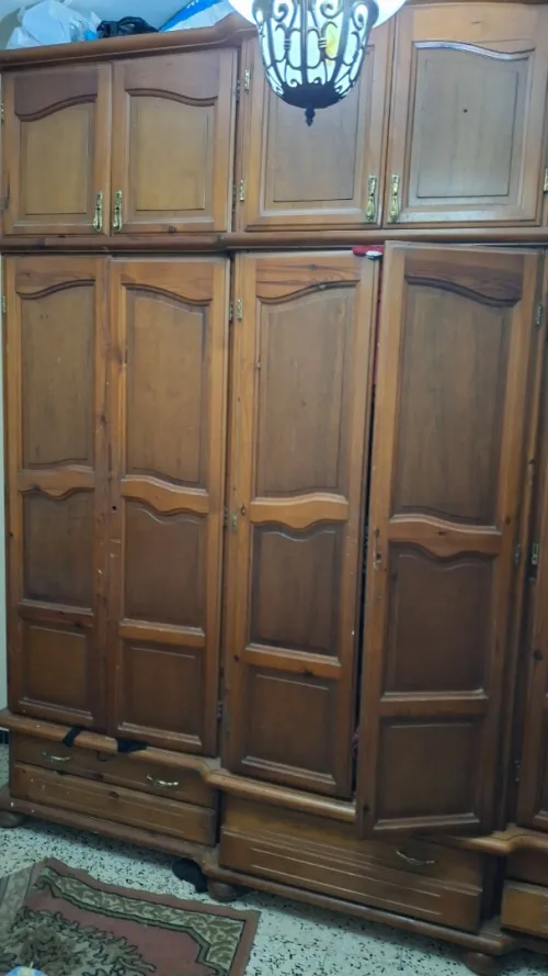 Chambre à coucher complète avec armoire spacieuse (6 portes)