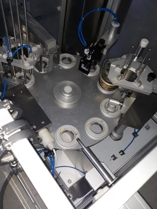 Machine pour Conditionnement de yaourts - rayeb- lait- fromage- glaces 