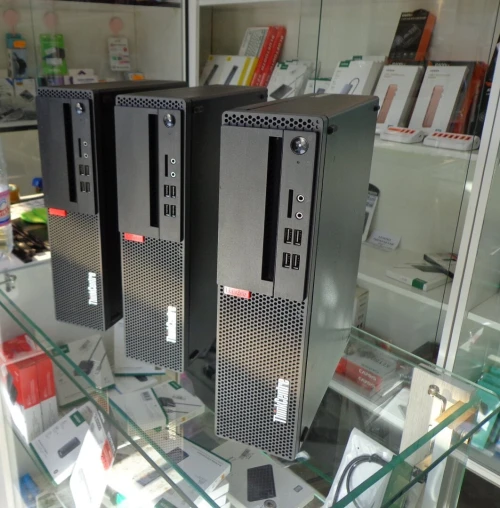 Des unité LENOVO THINKCENTER M710S venu de france