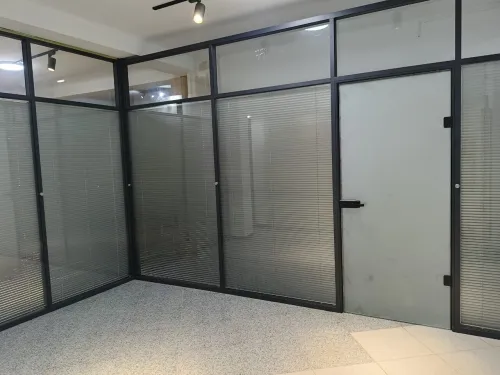 Vitrine en verre trempè et siparation amouvible