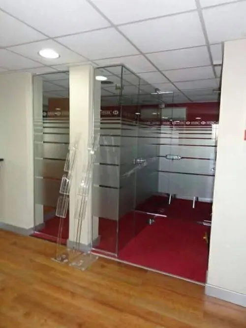 Vitrine en verre trempè et siparation amouvible