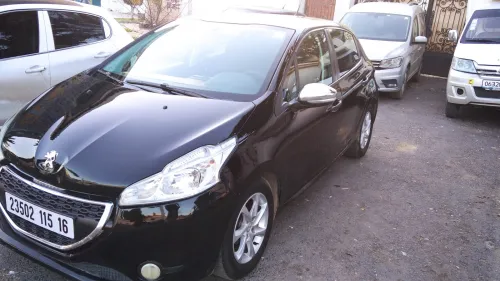 Peugeot 208 2015 Silver Line