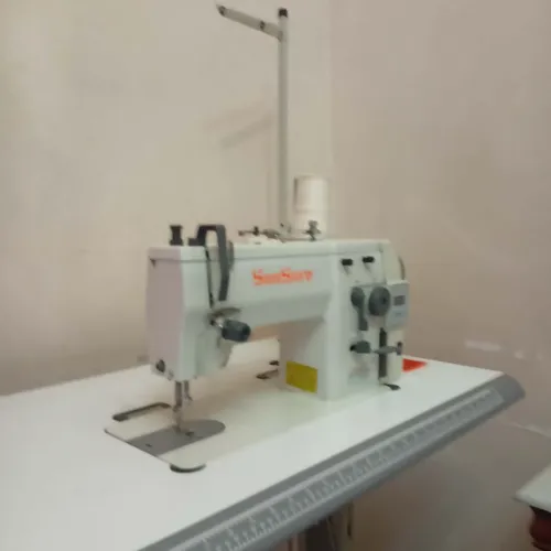 آلة خياطة machine à coudre