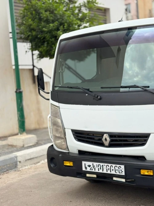 Renault Maxity 2014