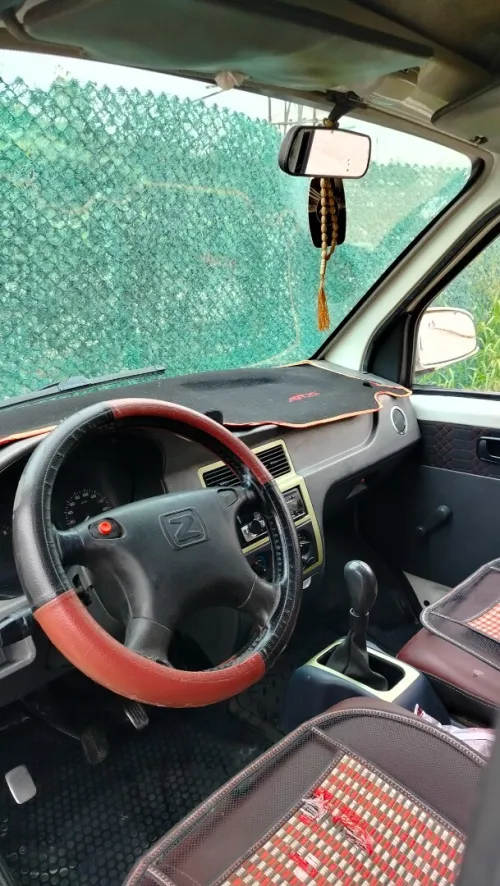 Zotye Z10 2013