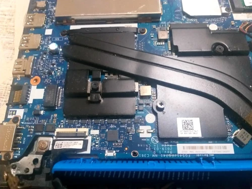 Lenovo Legion 5 (RTX 3060 / Ryzen 7)  Base Fonctionnelle  État Neuf (Sauf Écran)