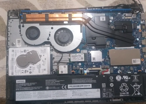 Lenovo Legion 5 (RTX 3060 / Ryzen 7)  Base Fonctionnelle  État Neuf (Sauf Écran)