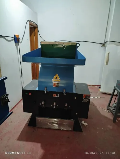 Matériels recyclage plastique PET/PEHD neuf jamais utilisé broyeur et granuleuses chinois