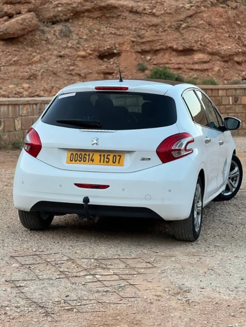Peugeot 208 2015 Allure
