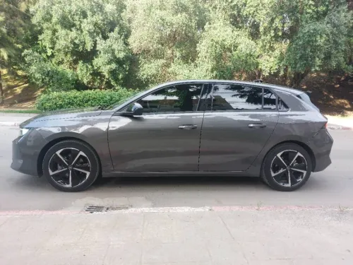 Opel Astra 2023 1,2 ess