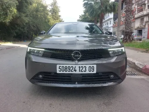 Opel Astra 2023 1,2 ess