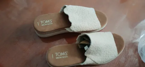 صندل نسائي TOMS أصلي مريح وأنيق
