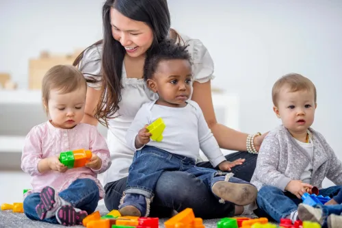 formation europienne  Garde d'enfants à domicile