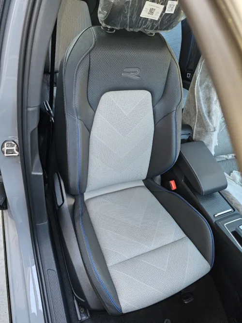 Volkswagen Golf 8 2025 R Black Edition 