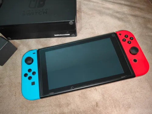 Nintendo switch V2 2023 flashée puce 128 go excellent état