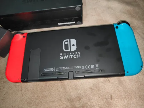 Nintendo switch V2 2023 flashée puce 128 go excellent état