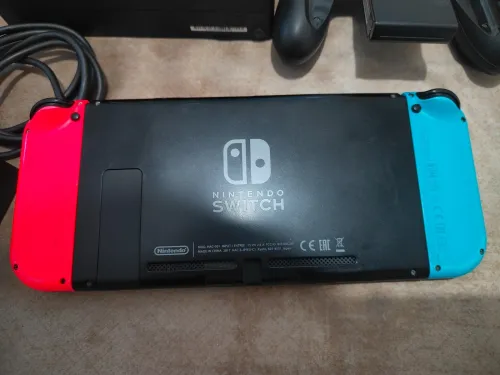 Nintendo switch v1 flashée puce 128 go + mode online