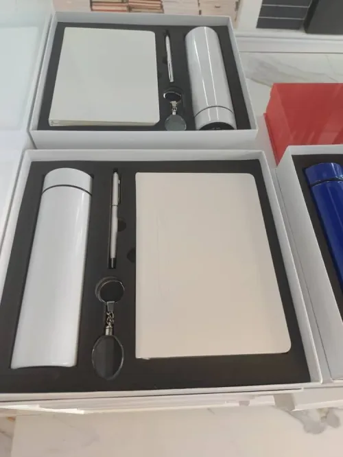 COFRRET PERSONNALISE CADEAU ENTREPRISE
