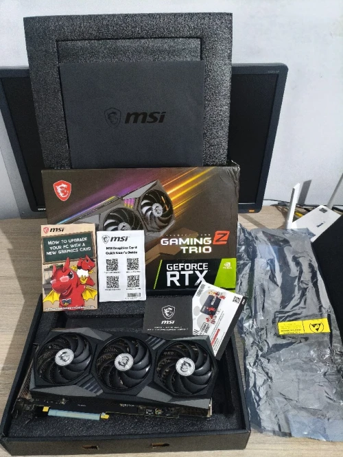 Carte graphique MSI RTX 3070 Gaming Z Trio Très bon état