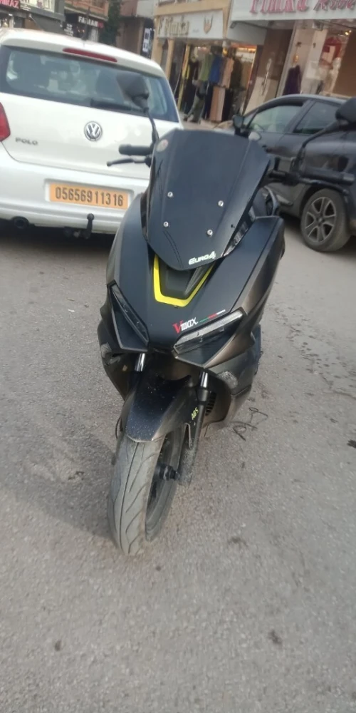 V MAx 300 2025