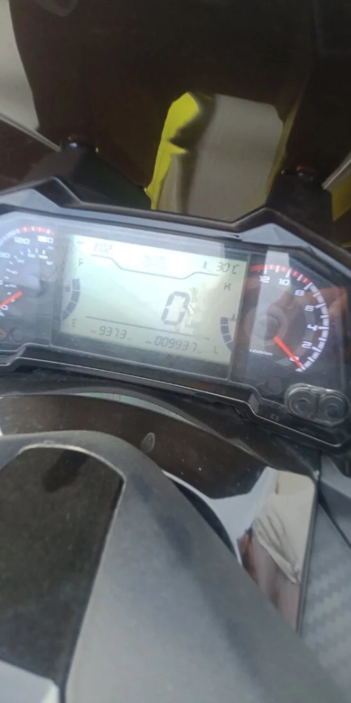 V MAx 300 2025