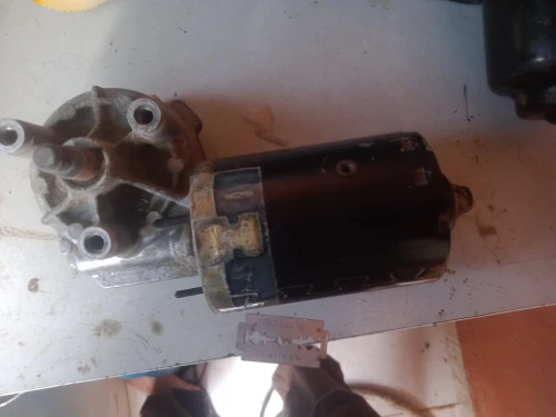 Moteur essuie glace