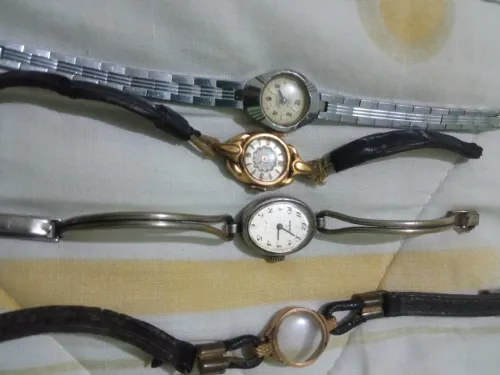 Montre vintage pour femme 