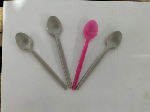 Cuillère plastique