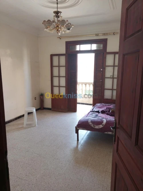Location Appartement Niveau de villa F4 Alger Said hamdine