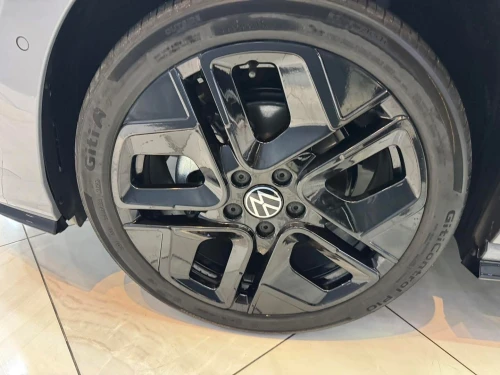 Volkswagen Golf 8 2025 R-Line