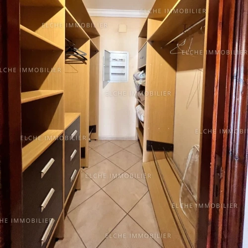 Location Appartement Niveau de villa F5 Oran Oran