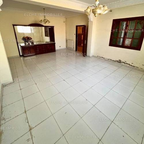 Location Appartement Niveau de villa F4 Oran Oran