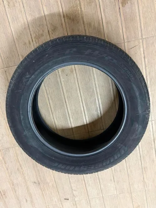 Pneu Bridgestone  Ref : 245/60 R17