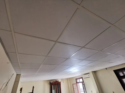 Faux plafond démontable 60×60. Pvc